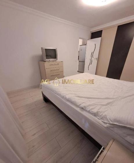 Apartament cu 3 camere decomandat, mobilat în Ozana