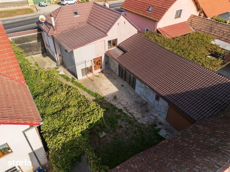 Casă cu 5 camere cu Teren 1352 Mp în Central