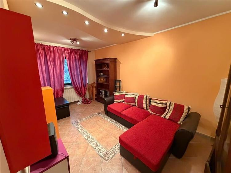 Apartament cu 3 camere decomandat, mobilat în Central