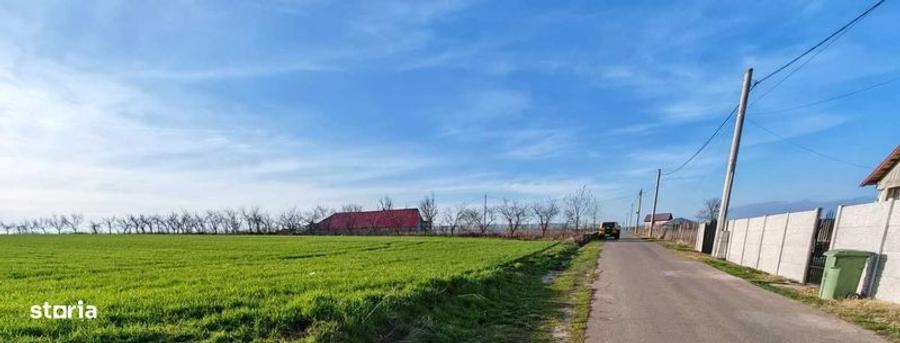 Teren de 526 mp, în Comana