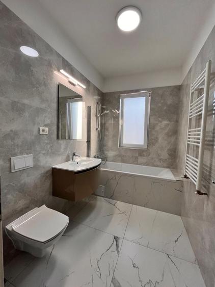 Apartament cu 3 camere decomandat, mobilat în Aradului