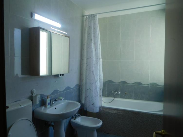 Apartament cu 3 camere decomandat în Grigorescu