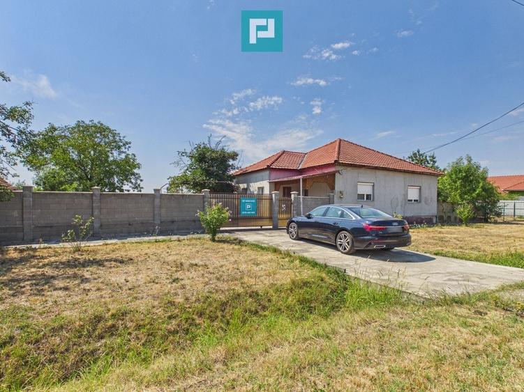 Casă individuală cu 4 camere cu Canalizare în Mocrea