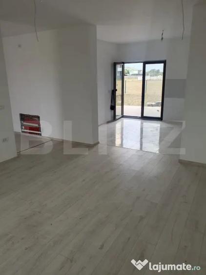 Casă cu 4 camere cu Teren 532 Mp în Remetea Mare