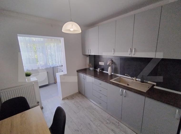 Apartament 2 camere, 53 mp, zona Rovine - 1