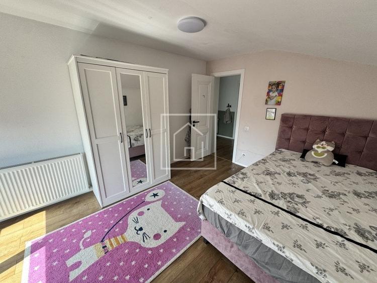 Duplex cu 4 camere cu Canalizare în Roșia