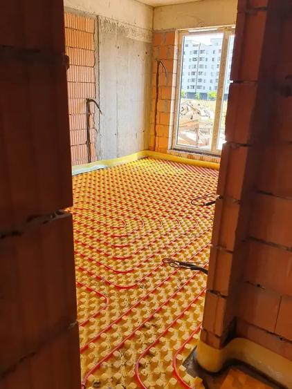 Apartament cu 3 camere decomandat în Theodor Pallady