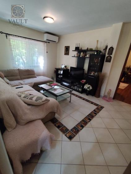 Apartament cu 4 camere semidecomandat, mobilat în Sebastian