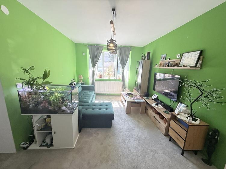 Apartament cu 2 camere semidecomandat, mobilat în Central