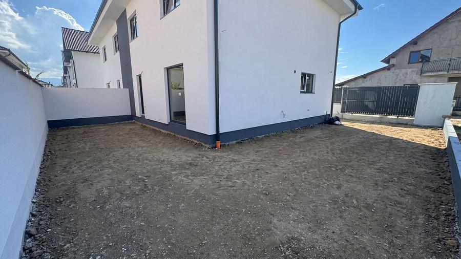 Duplex cu 4 camere cu Canalizare în Șelimbăr