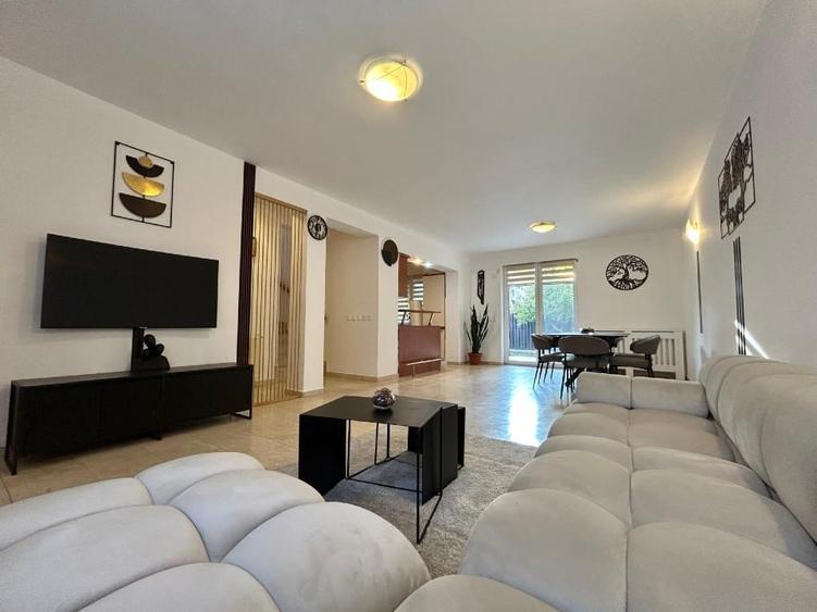 Duplex cu 5 camere cu Canalizare în Central