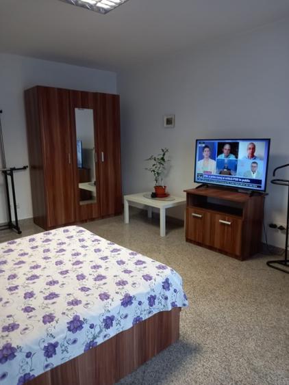 Garsonieră decomandată în Unirii