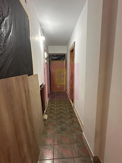 Apartament cu 4 camere semidecomandat în Ferdinand