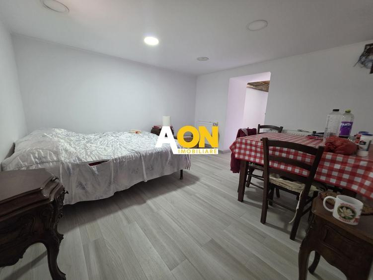 Casă individuală cu 4 camere cu Canalizare în Central