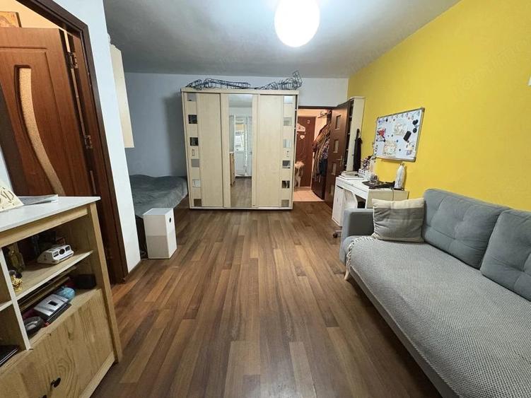 Garsonieră decomandată în Filiași