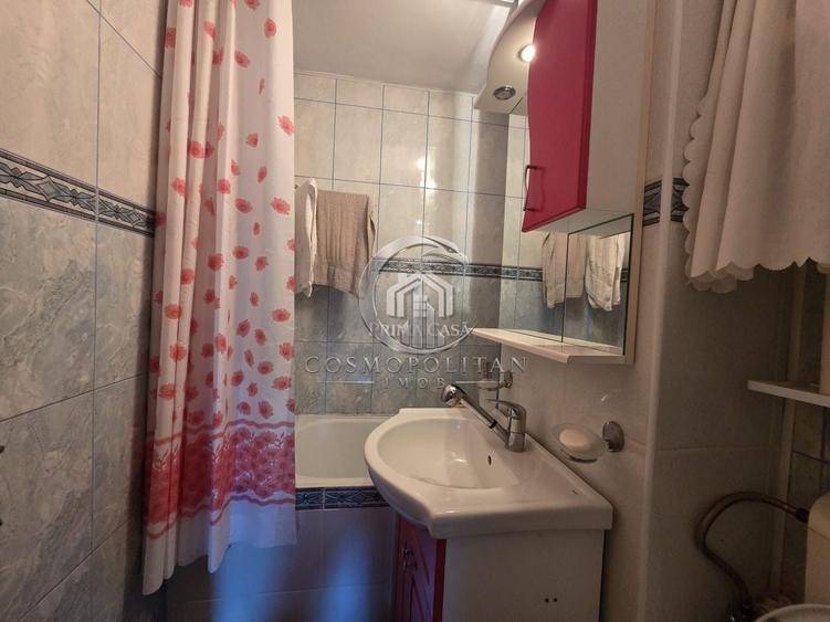 Apartament cu 3 camere în Micro 14
