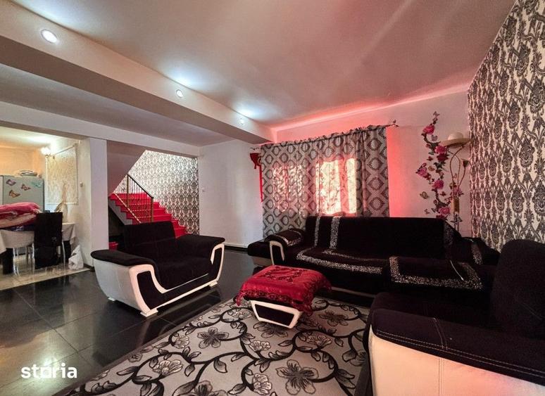 Casă cu 6 camere cu Teren 350 Mp în Cug