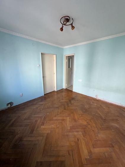 Apartament cu 2 camere decomandat în Precista