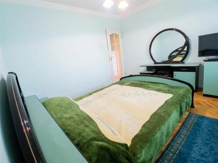 Apartament cu 3 camere decomandat în Decebal