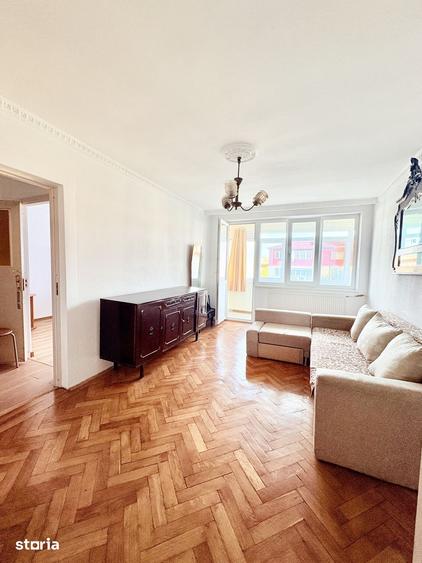 Apartament cu 2 camere semidecomandat în Ostroveni
