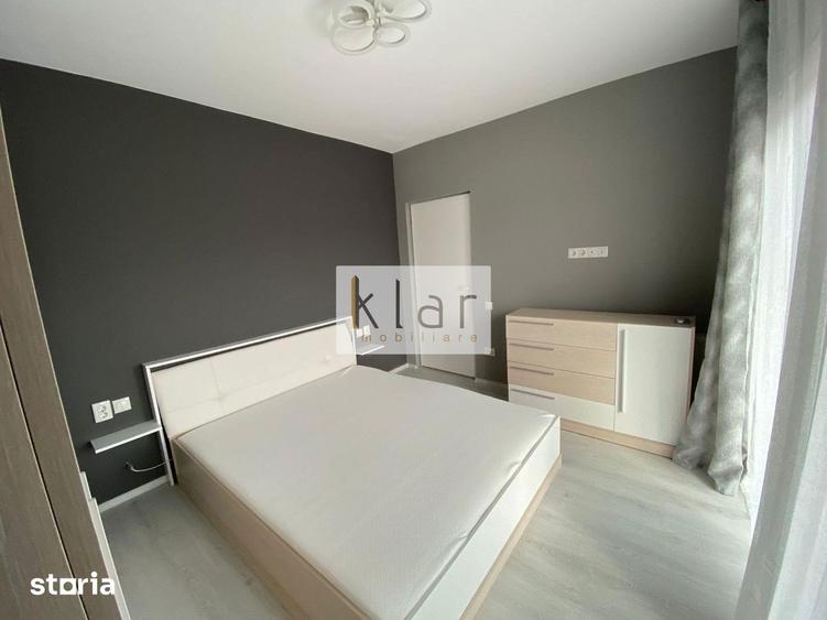 Apartament cu 3 camere semidecomandat, mobilat în Bulgaria