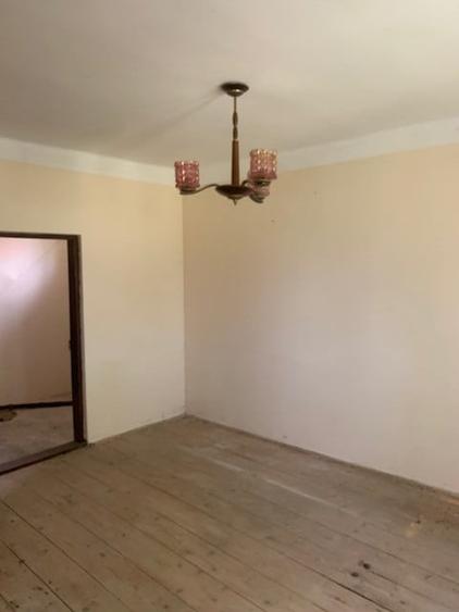 Casă individuală cu 2 camere cu Teren 2518 Mp în Sascut