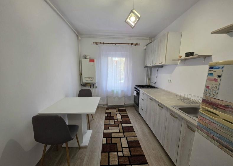 Apartament cu 3 camere semidecomandat, mobilat în Grigorescu