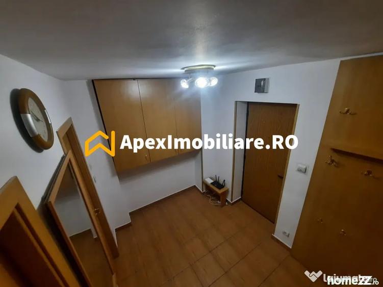 Garsonieră decomandată în Central