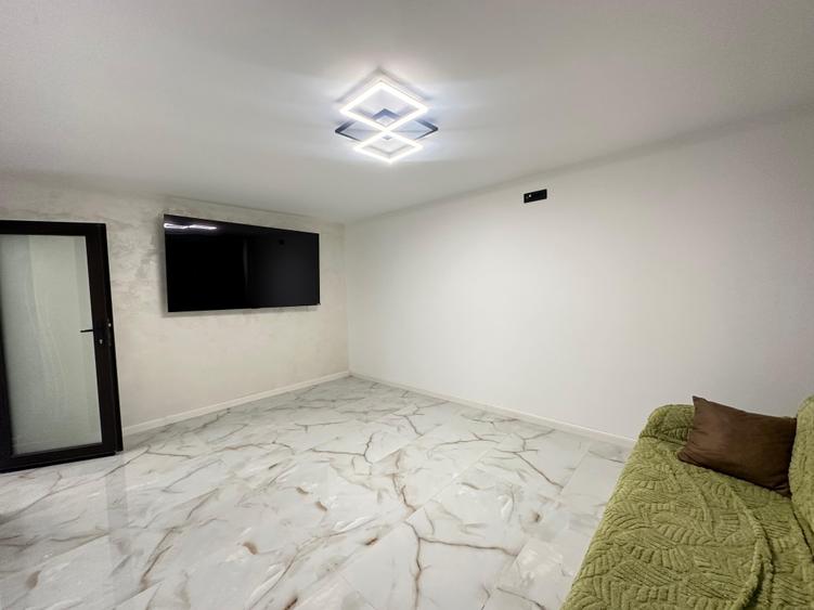 Apartament cu 2 camere decomandat în Micro 20