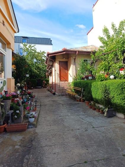Casă individuală cu 4 camere cu Canalizare în Central