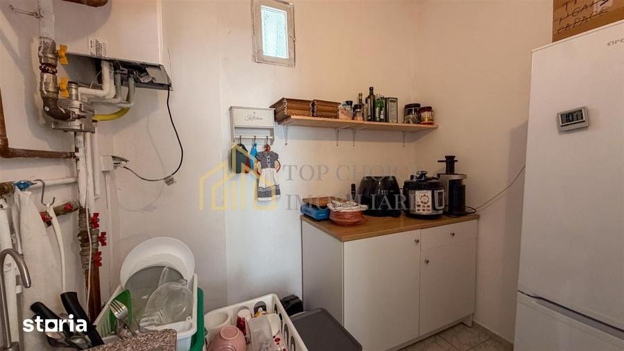 Apartament cu 8 camere în Tei