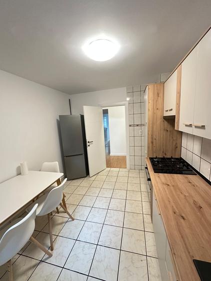 Apartament cu 3 camere decomandat, mobilat în Lujerului