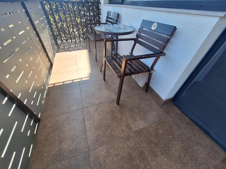 Apartament cu 3 camere semidecomandat, mobilat în Florești