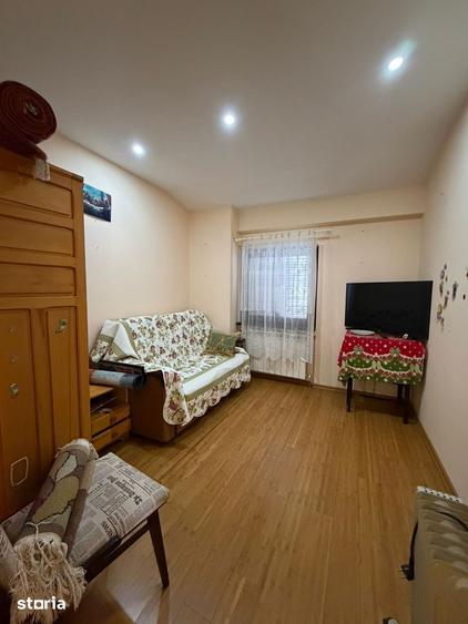 Casă cu 7 camere cu Teren 333 Mp în Tomis II