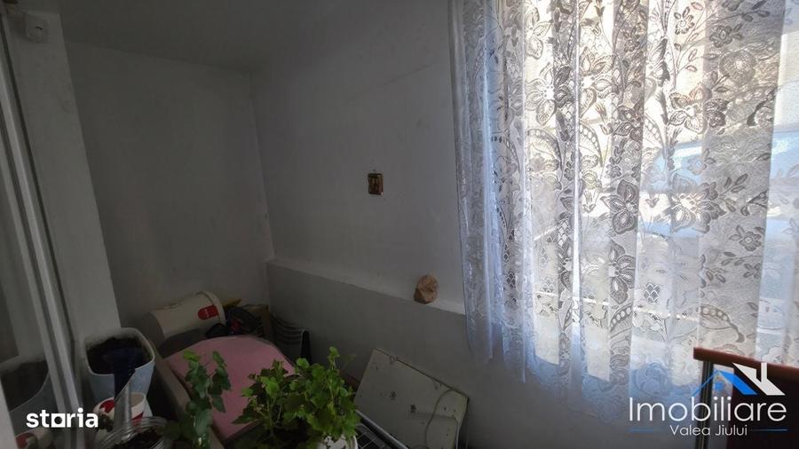 Spațiu comercial, de 51 mp, în Petros