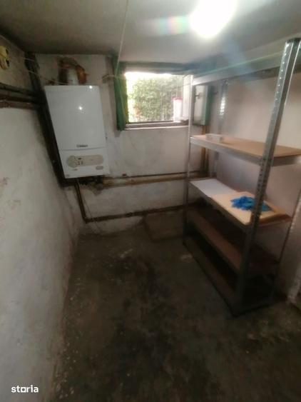 Casă cu 4 camere în Central