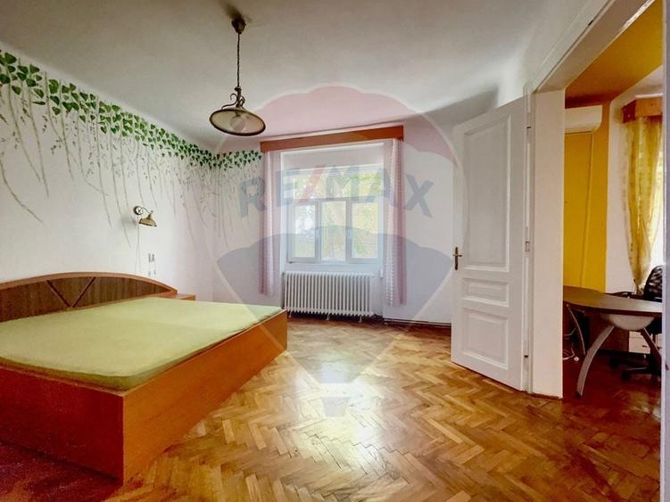 Casă individuală cu 6 camere cu Teren 365 Mp în Elisabetin