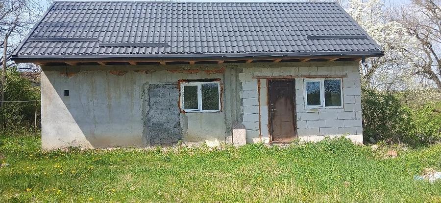 Casă cu 1 camere cu Teren 800 Mp în Central