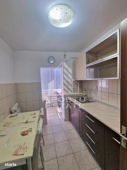 Apartament cu 3 camere, mobilat în Central