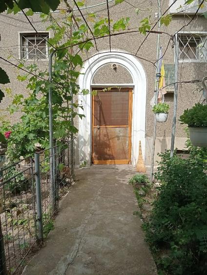 Apartament cu 2 camere semidecomandat în Hipodrom