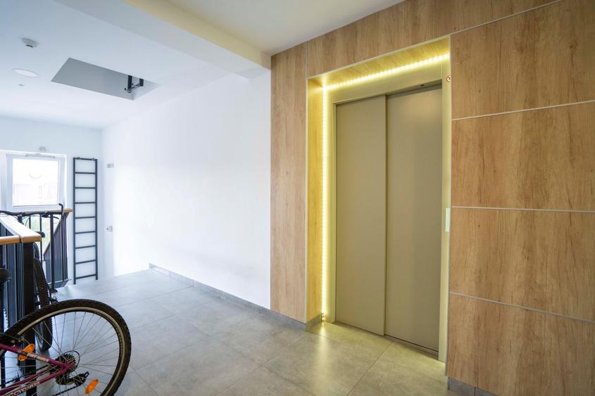 Apartament cu 3 camere decomandat, mobilat în Central