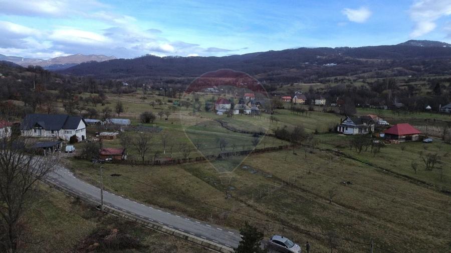 Teren Construcții intravilan de 2007 mp, în Șurdești
