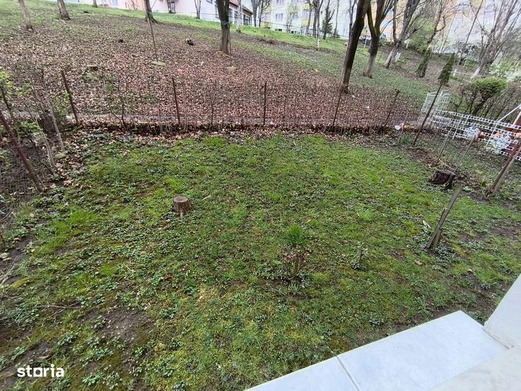 Apartament cu 3 camere în Vasile Aaron