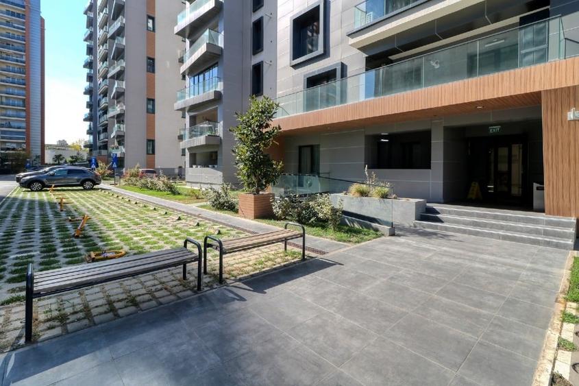 Apartament cu 2 camere semidecomandat, mobilat în Vitan Mall