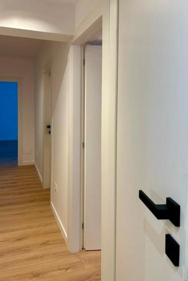 Apartament cu 3 camere decomandat în P-ța Muncii