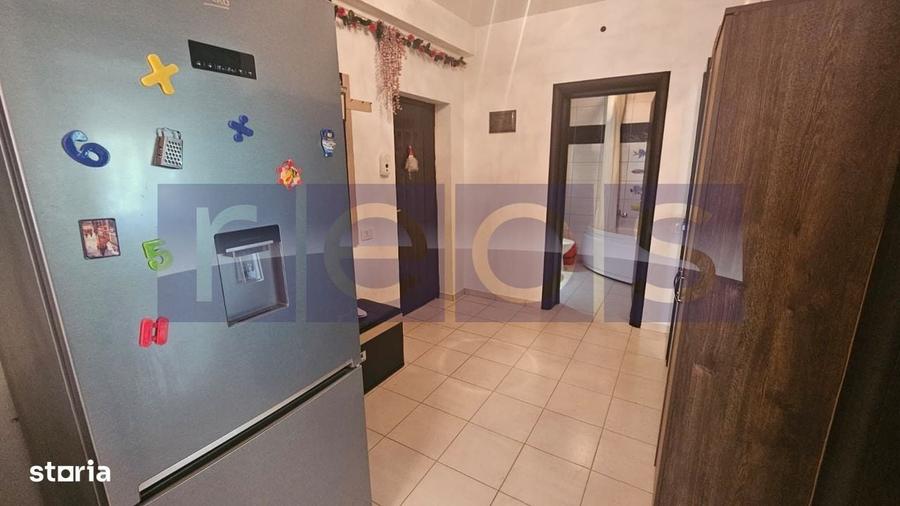 Apartament cu 2 camere decomandat în Roșu