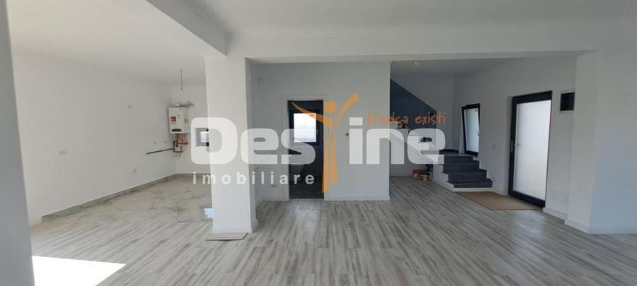 Casă cu 4 camere cu Teren 350 Mp în Miroslava