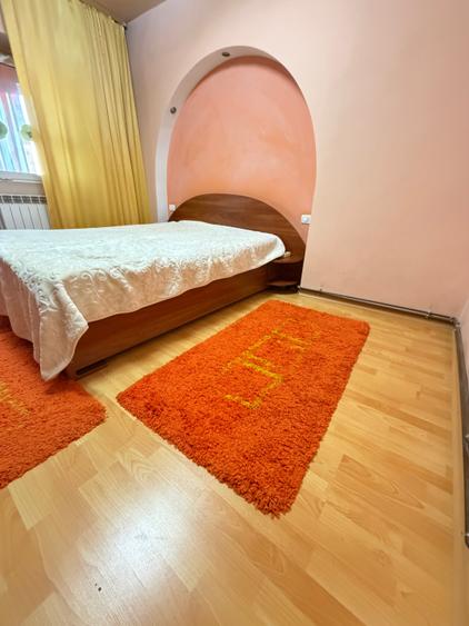 Apartament cu 3 camere decomandat în Nicolina