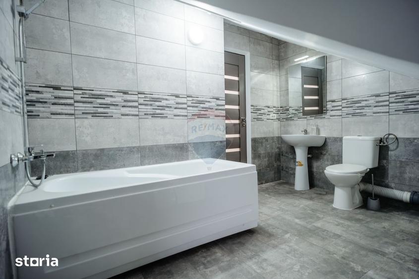 Apartament cu 3 camere, mobilat în Burdujeni