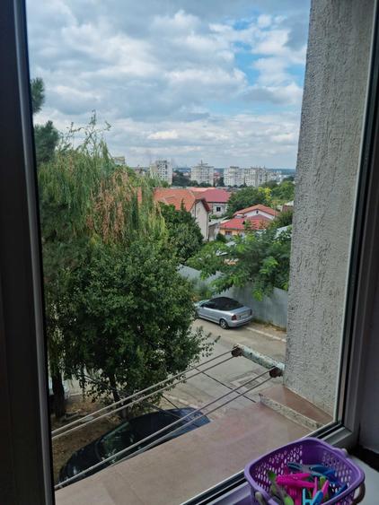 Apartament cu 2 camere semidecomandat în 23 August